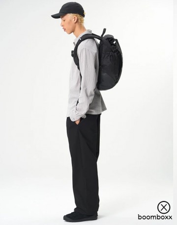 Aevor daypack proof black avr bpw 002 801 fotoshoot 2