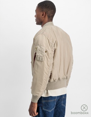 Alpha industries ma 1 heritage bomber jacket vintage sand 100101 679 fotoshoot 6