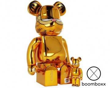 Bearbrick x garfield gold 400  100 front sitting