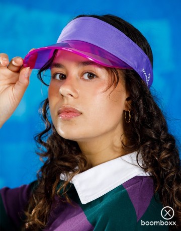 Boomboxx zonneklep paars bmbxx sunvsr04 fotoshoot