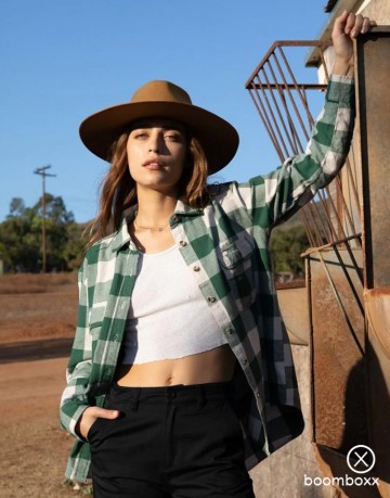 Brixton bowery boyfriend ls flanel pine needle 01310 pnndb photoshoot 2