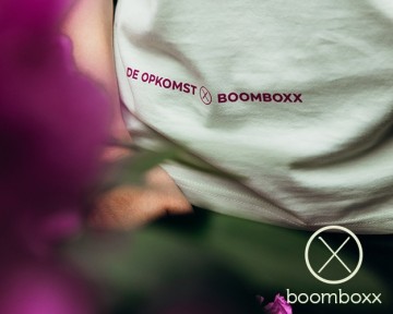 De opkomst x boomboxx limited edition t shirt fotoshoot 1