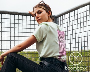 De opkomst x boomboxx limited edition t shirt fotoshoot 9