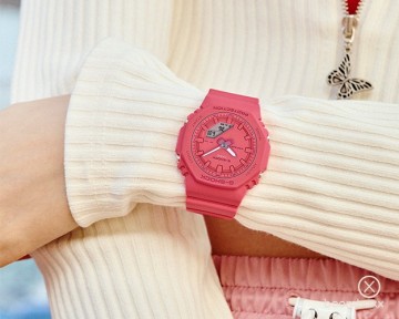 G shock gma p2100 4aer helder roze horloge fotoshoot