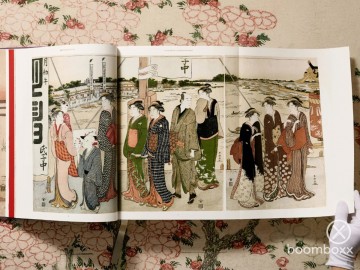 Hokusai xxl boek 9783836591881 voorkant paars 11