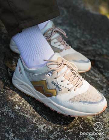 Karhu aria 95 lily white curry f803103 sneaker photoshoot 10