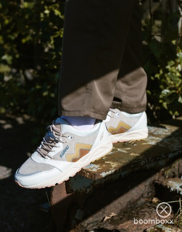 Karhu aria 95 lily white curry f803103 sneaker photoshoot 6