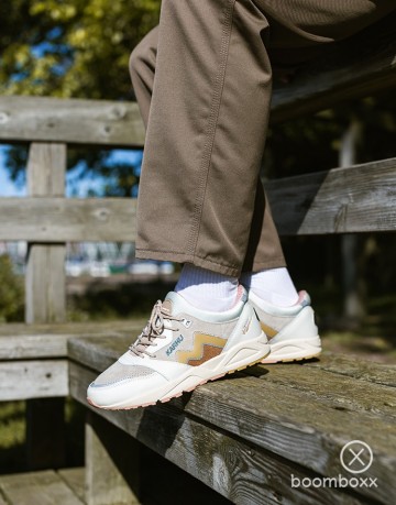 Karhu aria 95 lily white curry f803103 sneaker photoshoot 7