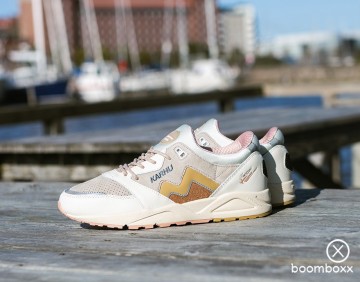 Karhu aria 95 lily white curry f803103 sneaker photoshoot