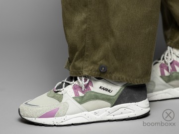 Karhu fusion 2 dark gull gray lilas f804202 sneaker fotoshoot