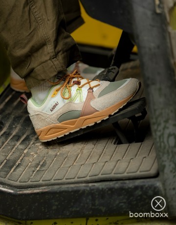 Karhu fusion 2 molkky turtledove shadow lime f804184 sneaker fotoshoot 3