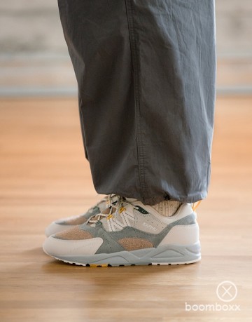 Karhu fusion 20 limestone bright white f804180 sneaker fotoshoot