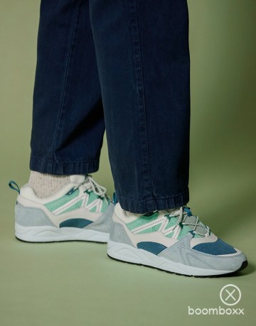 Karhu fusion 20 pearl blue bright white f804186 sneaker fotoshoot