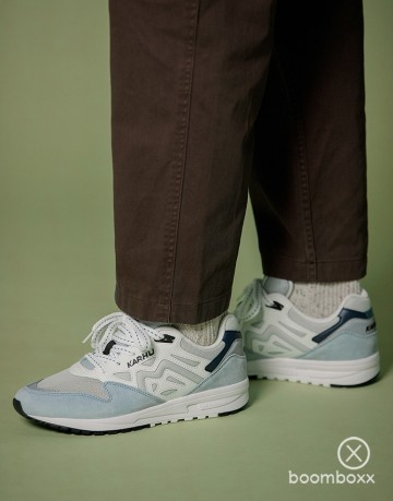 Karhu legacy 96 pearl blue bright white f806082 sneaker fotoshoot 2