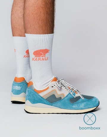 Karhu synchron classic reef waters abbey stone f802676 sneaker photoshoot 3