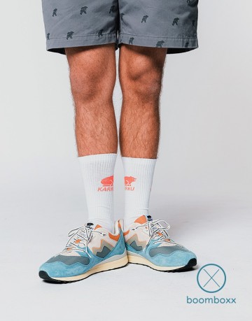 Karhu synchron classic reef waters abbey stone f802676 sneaker photoshoot