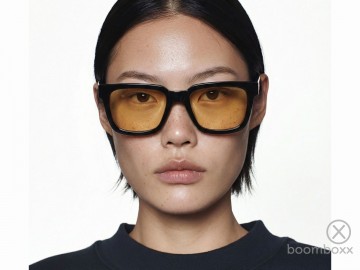 Komono bobby black flare kom s9021 zonnebril fotoshoot