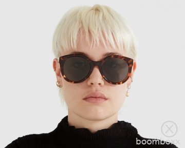 Komono ellis havana kom s5404 zonnebril fotoshoot
