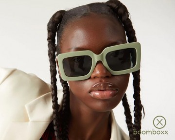 Komono lana moss kom s10503 zonnebril photoshoot