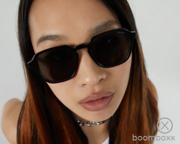 Komono matty black tortoise zonnebril kom s9525 fotoshoot