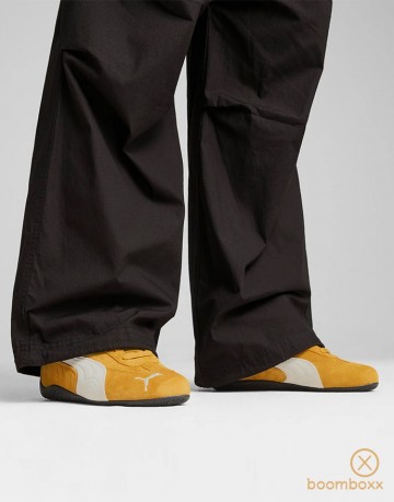 Puma speedcat og archive gold white 39884606 sneaker fotoshoot 1