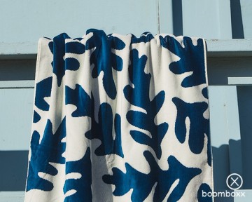 Slowtide hele premium beach towel deep pacific stwv004 photoshoot 2