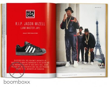 Sneakerfreaker the ultimate sneaker book 978 3 8365 7223 1 inside book 6