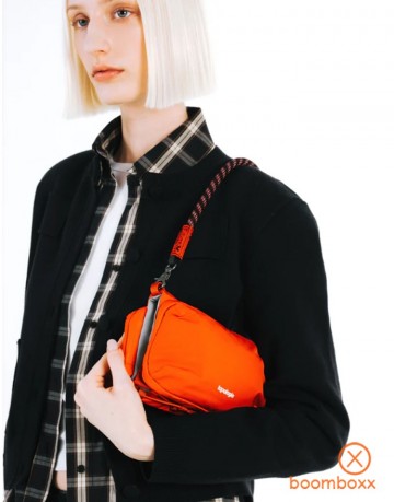 Topologie bottle sacoche medium marine blue metalic tp wba bs2 mbe 48 fotoshoot voorbeeld 2